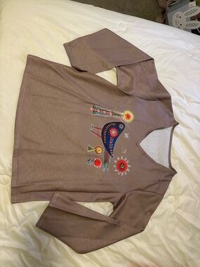 Embroidered Bird V-Neck Long Sleeve Top in Mauve